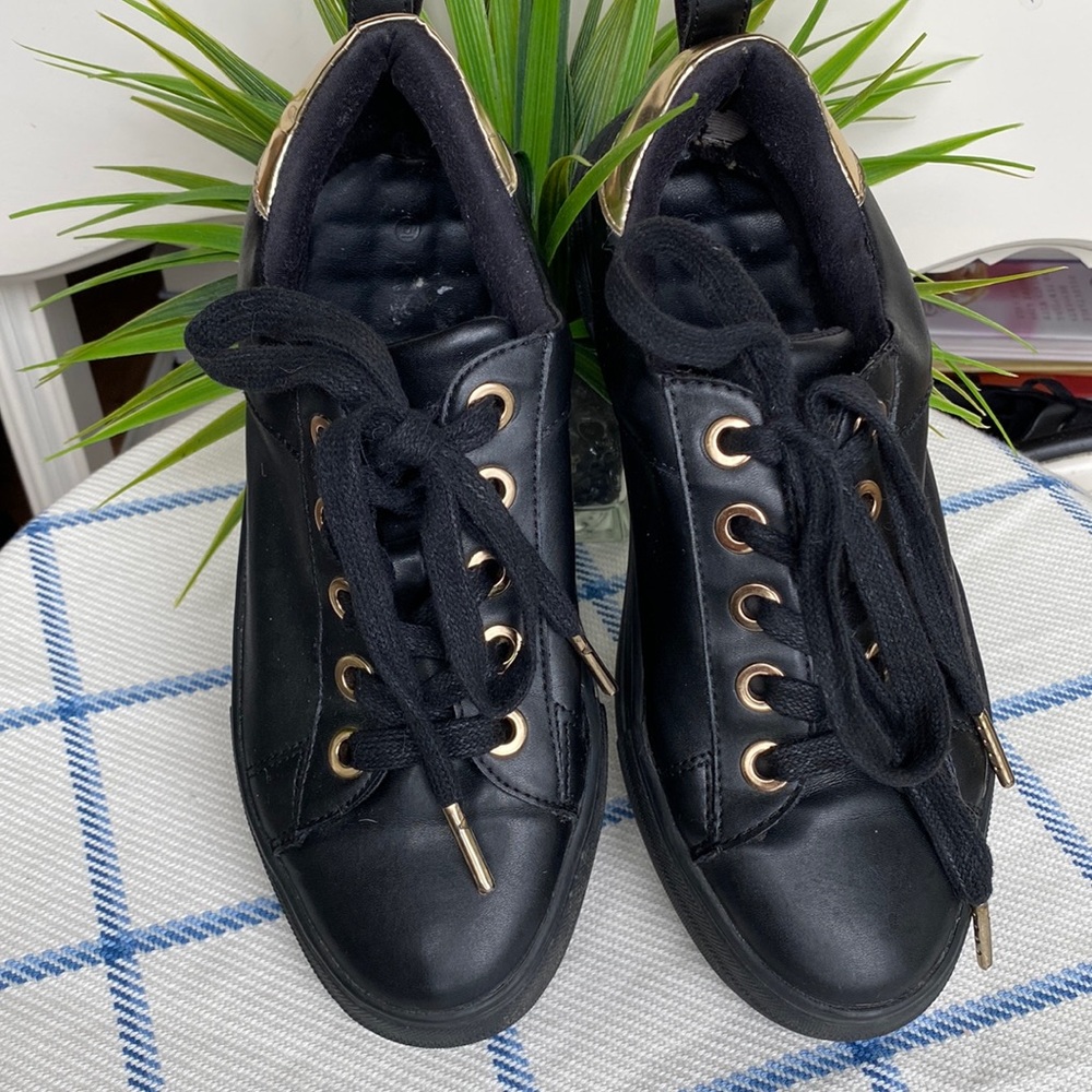 REDUCED!! Kendall & Kylie sneakers